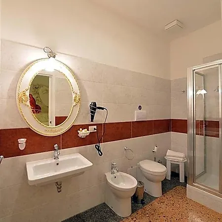 Conte Di Cavour Oda ve Kahvaltı