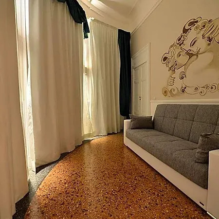 Conte Di Cavour Oda ve Kahvaltı 4*