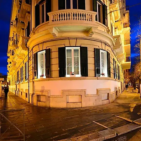 Conte Di Cavour Oda ve Kahvaltı Foggia