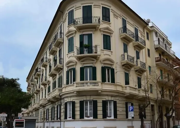 Conte Di Cavour 4*
